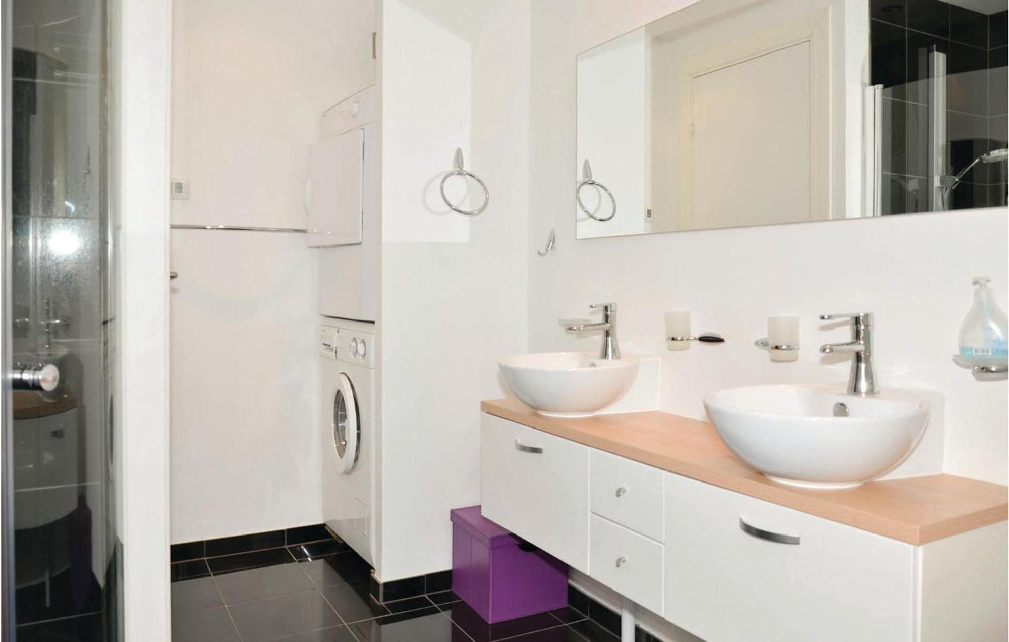Nice Home In Sunne With Jacuzzi Alvsatern Exteriör bild