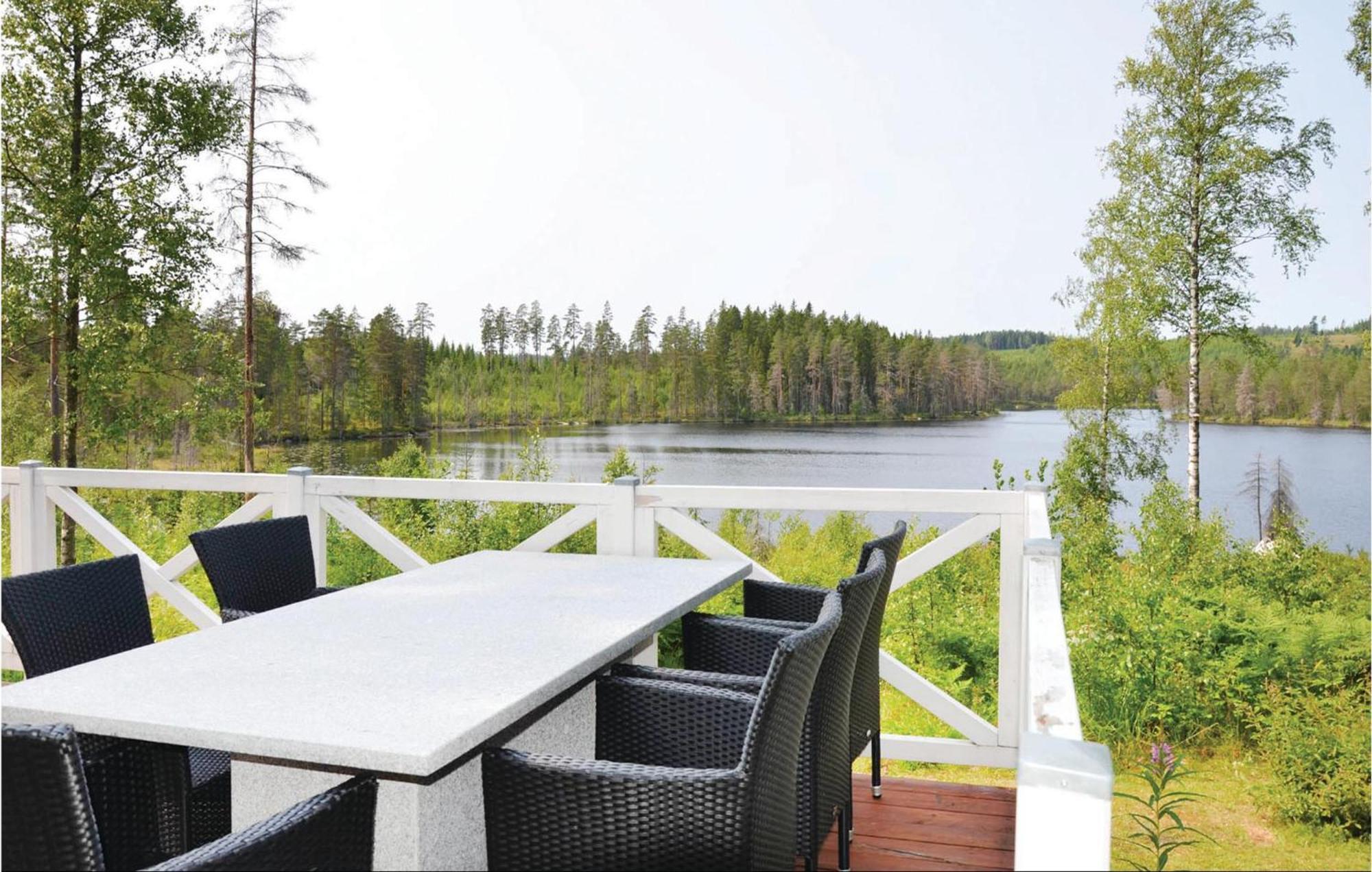Nice Home In Sunne With Jacuzzi Alvsatern Exteriör bild