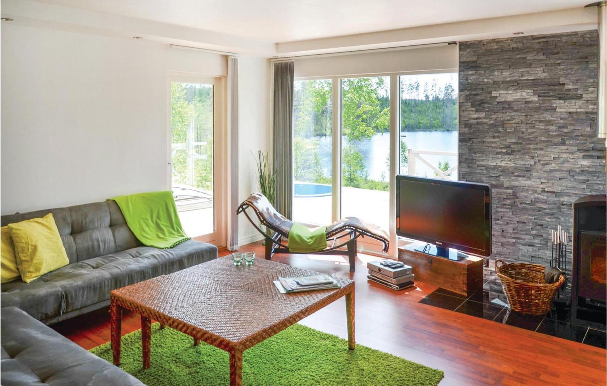 Nice Home In Sunne With Jacuzzi Alvsatern Exteriör bild