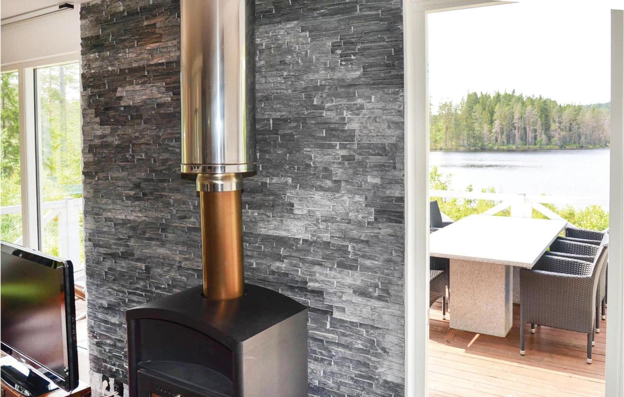 Nice Home In Sunne With Jacuzzi Alvsatern Exteriör bild